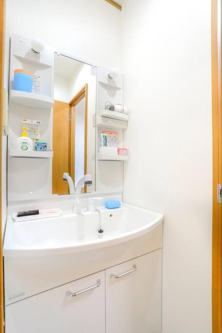 鶴橋駅徒歩2分 トイレ浴室複数あり3階建て一軒家車庫付き Apartment โอซาก้า ภายนอก รูปภาพ