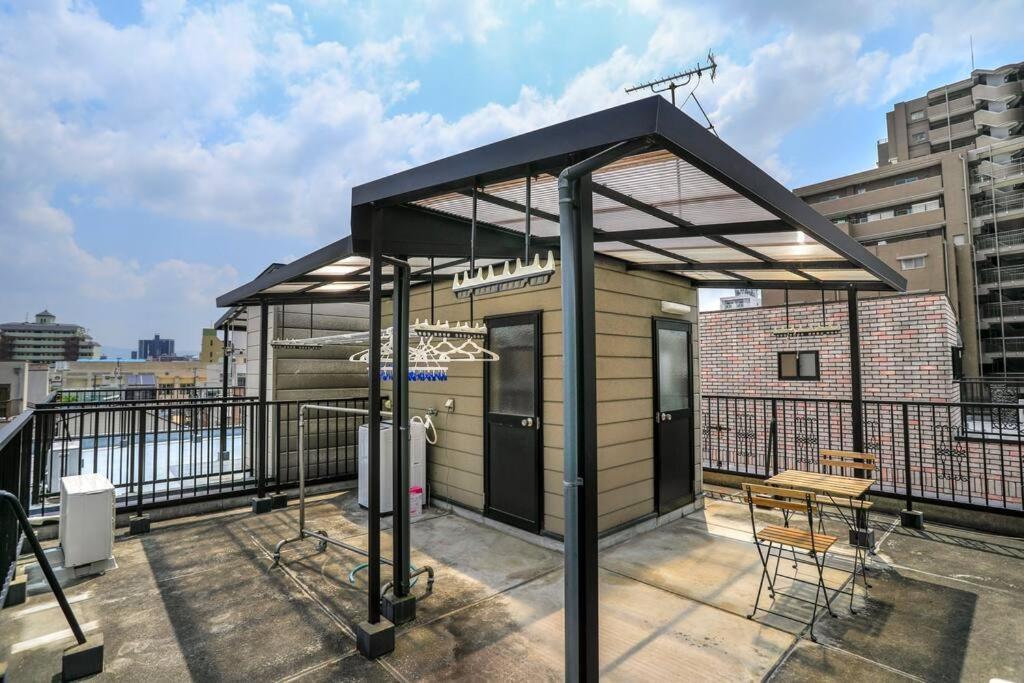 鶴橋駅徒歩2分 トイレ浴室複数あり3階建て一軒家車庫付き Apartment โอซาก้า ภายนอก รูปภาพ