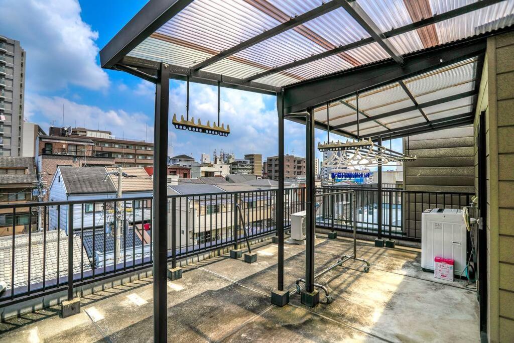鶴橋駅徒歩2分 トイレ浴室複数あり3階建て一軒家車庫付き Apartment โอซาก้า ภายนอก รูปภาพ